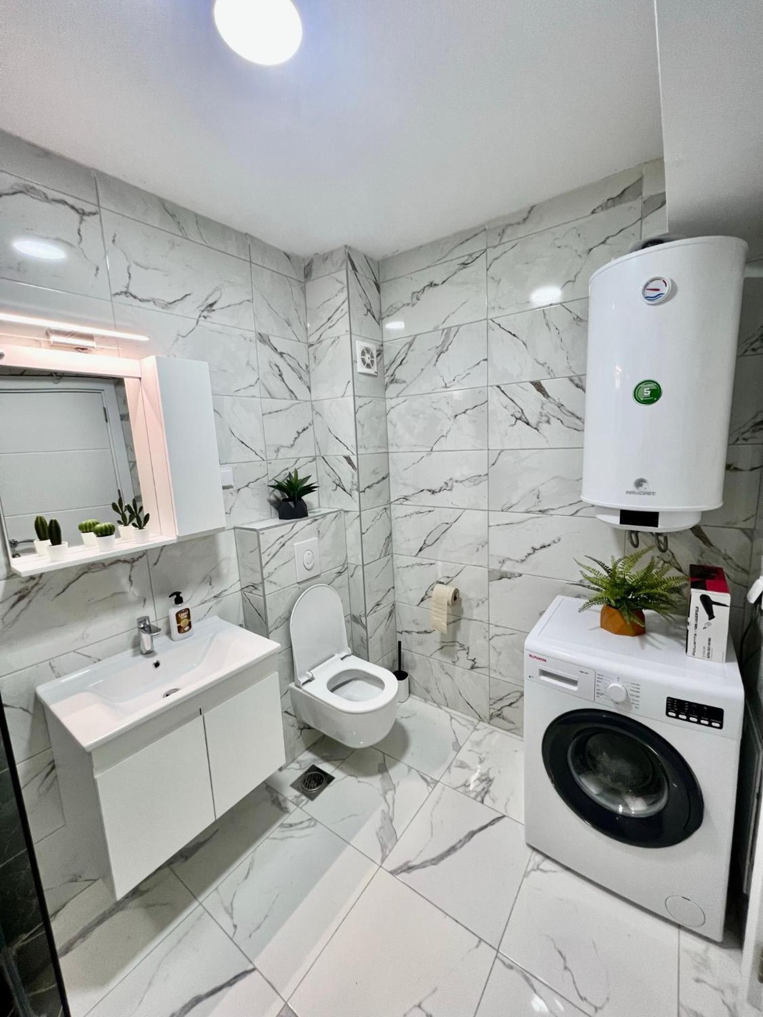 Corner Penthouse In The Center Of Apartman