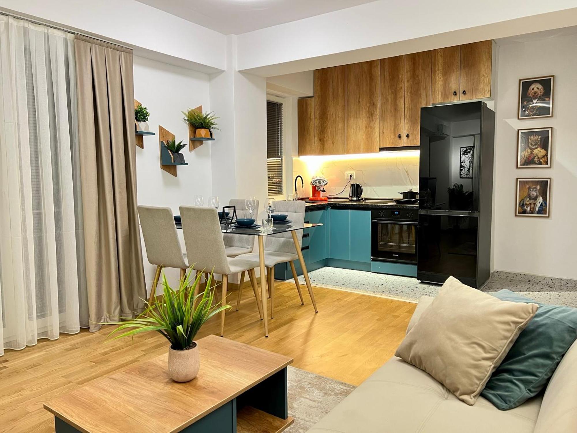 Corner Penthouse In The Center Of Daire Üsküp